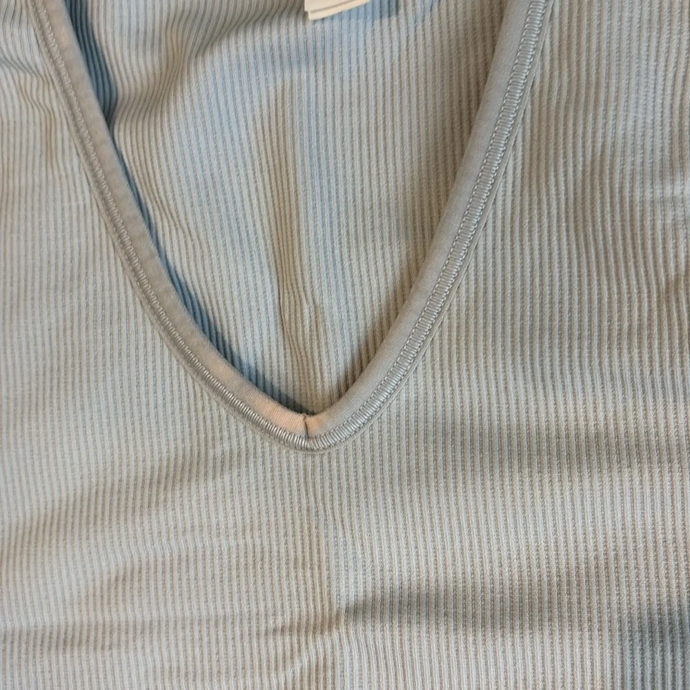 Athleta Girl Bindle - 3 tops - Picture 4 of 8